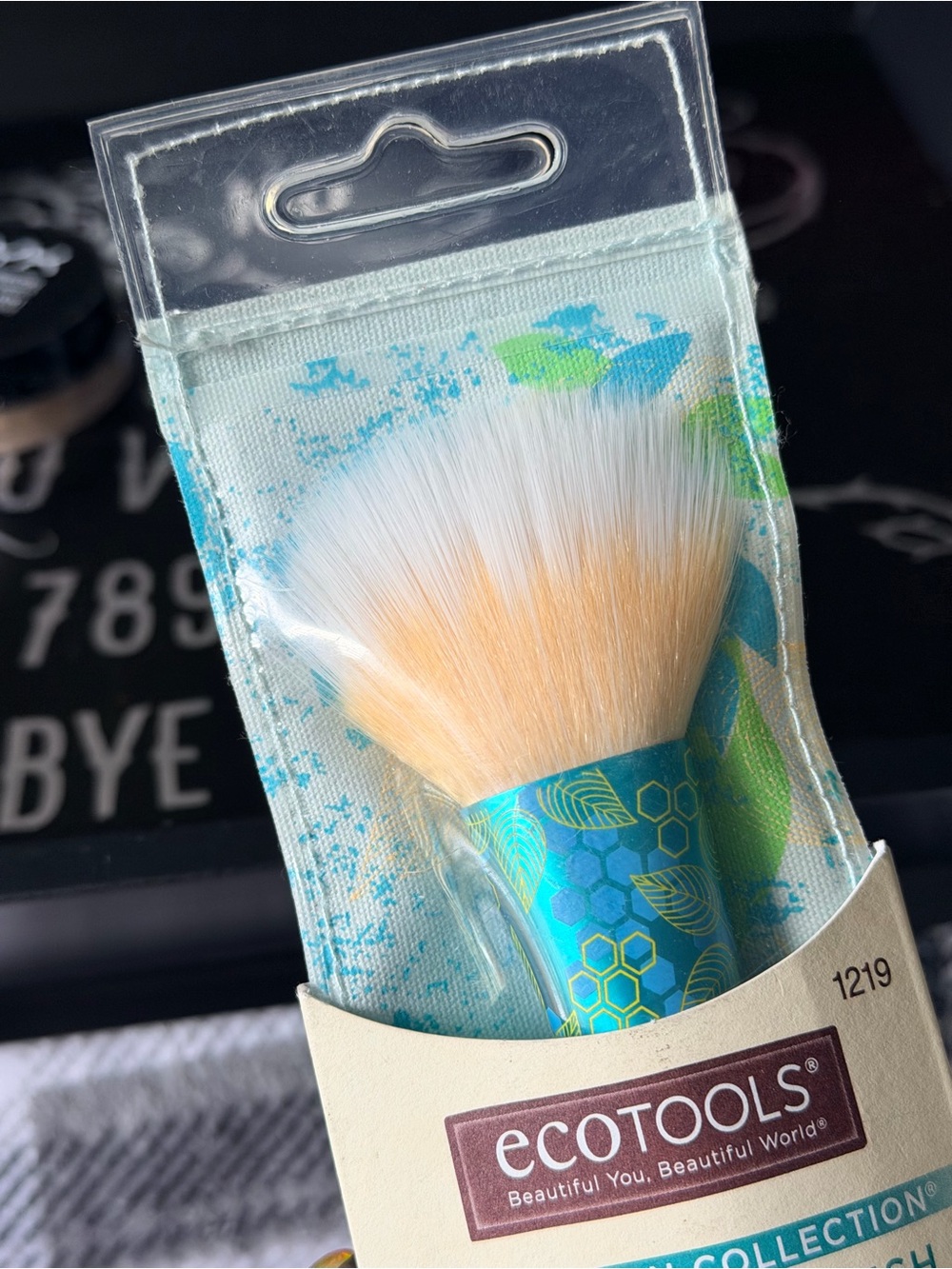 new/sealed dove cream/eco tool make up brush no return - Picture 3 of 5